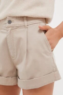 Khaki Wells Chino Shorts -Urban Motion 2InlTyA0Bwfg1GBuZZPGqCGhpaf6Jxqd 1