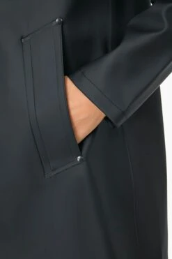 Stutterheim Black Mosebacke Raincoat 12 Stutterheim Black Mosebacke Raincoat -Urban Motion 2aXj3kJD85gYLxIBtKCHceLFpeCJbNTL 1