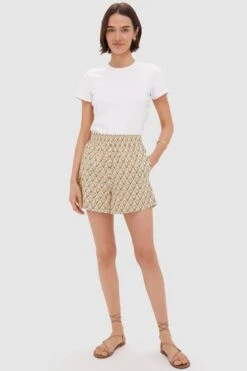 Beige Trellis Floral Jasmine Shorts -Urban Motion 3LdNcRkmA931DbLkKA9q5j6gJh2oXLad 1