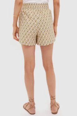Beige Trellis Floral Jasmine Shorts -Urban Motion 4QD29hAZwdblD3bWRYKEqUS2Uq1oLHa1 1