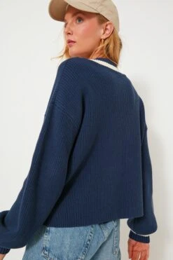 Washed Navy Ashe Sweater -Urban Motion 4rjHEeHQcsLLtvqVTf0rdyfyJ5GSHKII 1