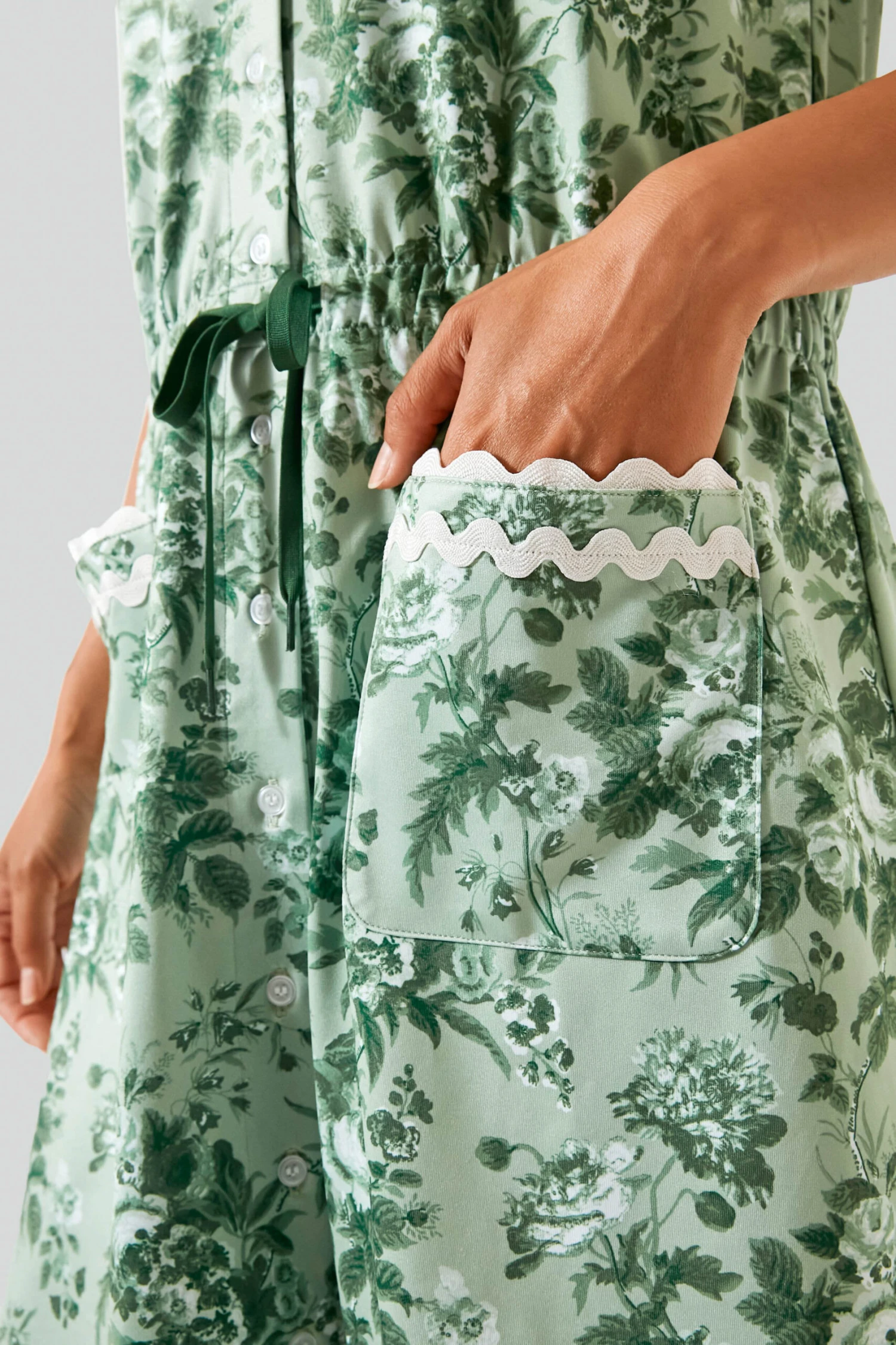 Green Bouquet Sleeveless Alcott Golf Dress 8 Green Bouquet Sleeveless Alcott Golf Dress - Image 6