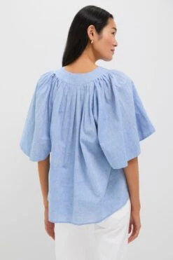 Chambray Finley Flutter Sleeve Top -Urban Motion 5aIy9XRWUWa6JHCutajUNq0HN4do8TpO 1