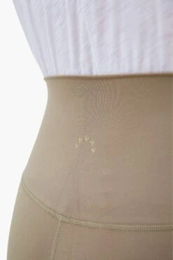 Varley Gravity Gray Always High Legging -Urban Motion FkDGcf0OkvxbGmbfIDYhUWBehNohwcv2 1