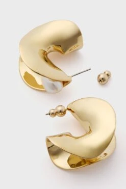 Cult Gaia Baroque Pearls Shira Earrings 7 Cult Gaia Baroque Pearls Shira Earrings -Urban Motion FtRlEVAmLpVnZCcNlZim4uOzpx9TE0kx 1