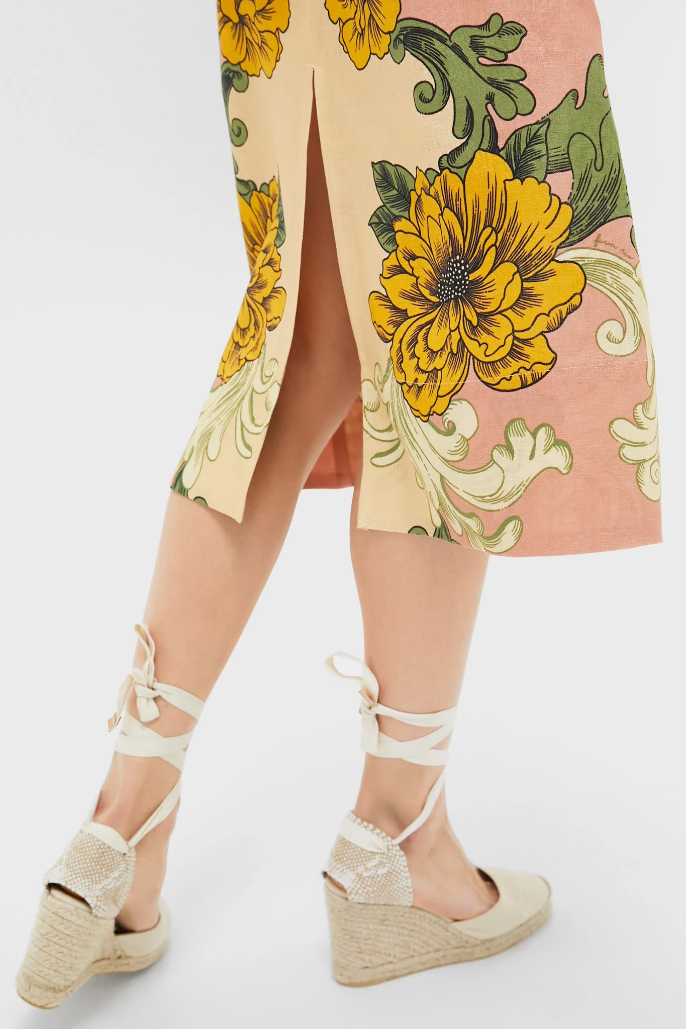 Farm Rio Delicate Flower Arabesques Short Sleeve Midi Dress 7 Farm Rio Delicate Flower Arabesques Short Sleeve Midi Dress - Image 5