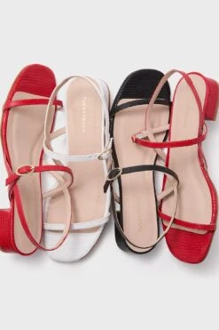 Black Embossed Leather Evelyn Sandals -Urban Motion OjPkBUgKIqvsI1xb3ngW2isCo6ksAbZH 1