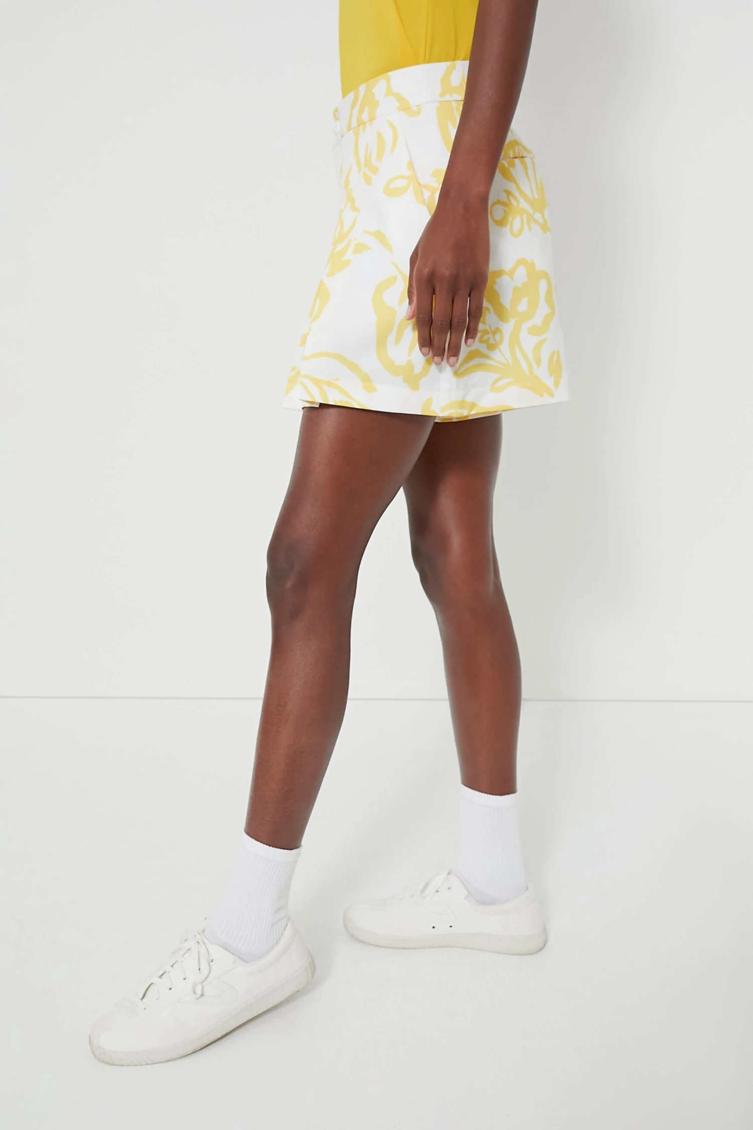 Poly Stretch Wide Leg Pleated Short 5 Poly Stretch Wide Leg Pleated Short - Image 3