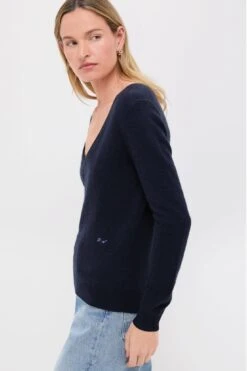 Navy Cashmere V-Neck Sweater 13 Navy Cashmere V-Neck Sweater -Urban Motion QVfUArfLHCEocxHUbsma1zJ0HZSAWkC9 1