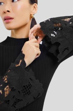 Black Sedona Blouse -Urban Motion SykRF7cc2P7GI6wd8C88HPBjlktOKrFY 1