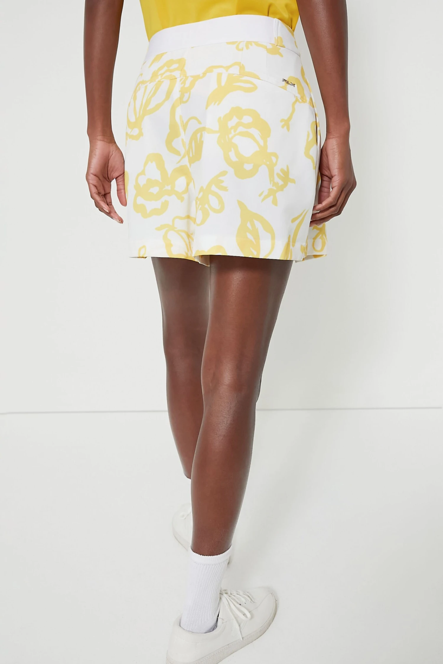 Poly Stretch Wide Leg Pleated Short 6 Poly Stretch Wide Leg Pleated Short - Image 4