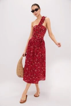 Vineyard Vines Gold Skinny Strap Flip Flops -Urban Motion o9CBxbDsMP3e6MUw1R2HodE4GGHS4tKq 1