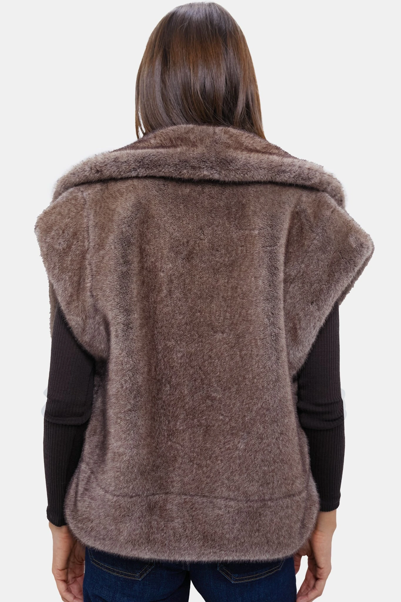 Oversized Aspen Faux Fur Vest 6 Oversized Aspen Faux Fur Vest - Image 4